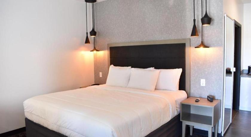 Hotel Bella Jersey Village Екстериор снимка
