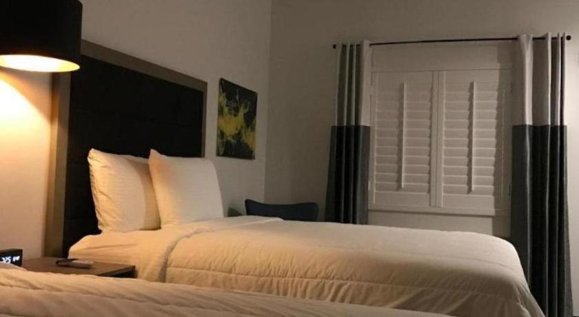 Hotel Bella Jersey Village Екстериор снимка